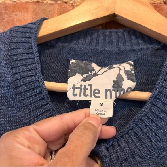 Title Nine Washable Wool Cardigan Size Small - Picture 2 of 8